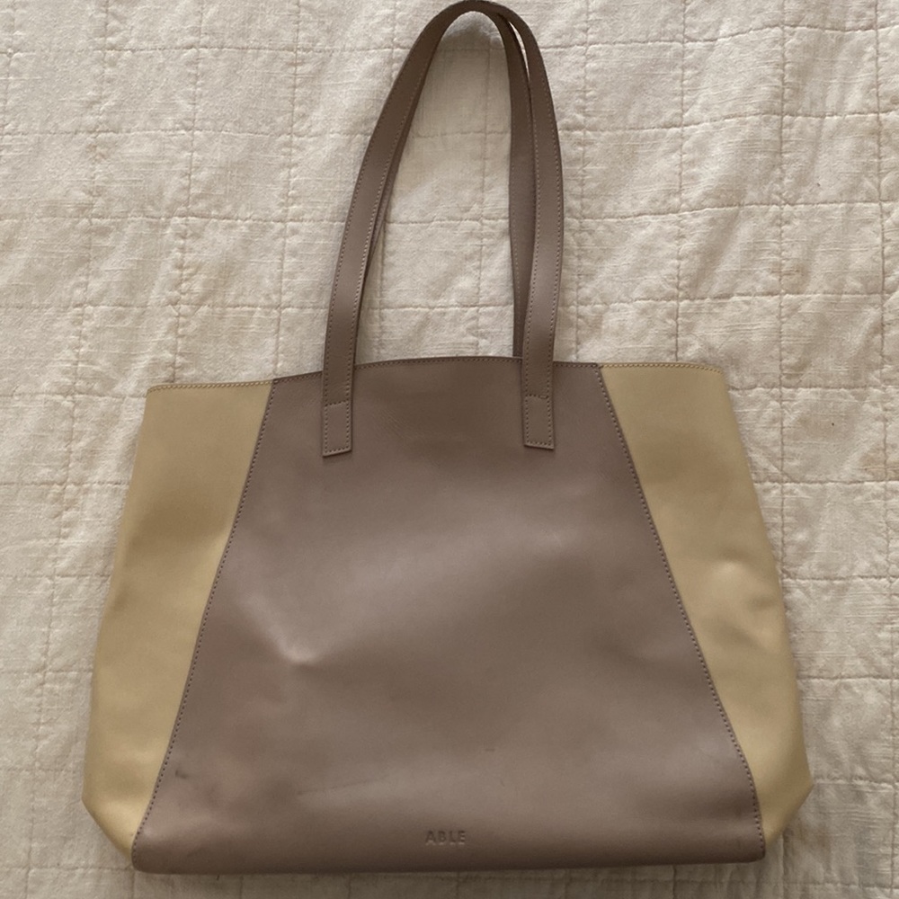 Able Tote - image 4